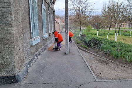 Комунальні служби Одеси оперативно ліквідовують наслідки удару (фото)