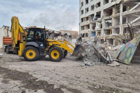 Приморському районі ліквідовують наслідки масованої атаки (фото)