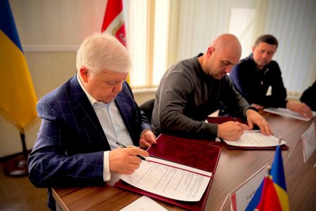 Керівництво Одеси підписало Меморандум про співпрацю з торгово-промисловою палатою (фото)