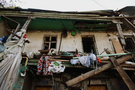 У Хаджибейському районі Одеси триває ліквідація наслідків обстрілу (фоторепортаж)