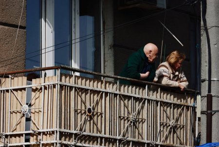 У Хаджибейському районі Одеси триває ліквідація наслідків обстрілу (фоторепортаж)