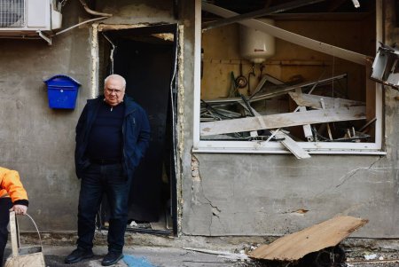 У Хаджибейському районі Одеси триває ліквідація наслідків обстрілу (фоторепортаж)