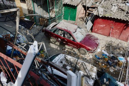 У Хаджибейському районі Одеси триває ліквідація наслідків обстрілу (фоторепортаж)