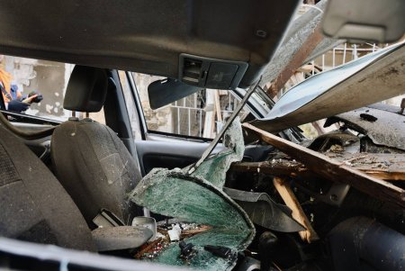 У Хаджибейському районі Одеси триває ліквідація наслідків обстрілу (фоторепортаж)