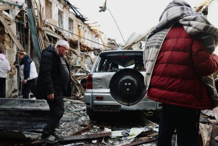 У Хаджибейському районі Одеси триває ліквідація наслідків обстрілу (фоторепортаж)