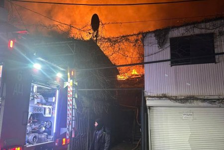 Уночі ворог здійснив масований удар по Одесі. Є постраждалі (фото)