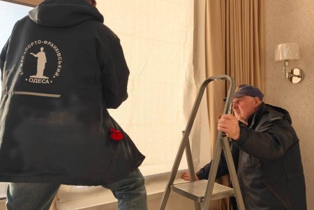 Уночі ворог здійснив масований удар по Одесі. Є постраждалі (фото)