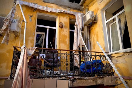 У Приморському районі Одеси ліквідовують наслідки нічної атаки (фото)