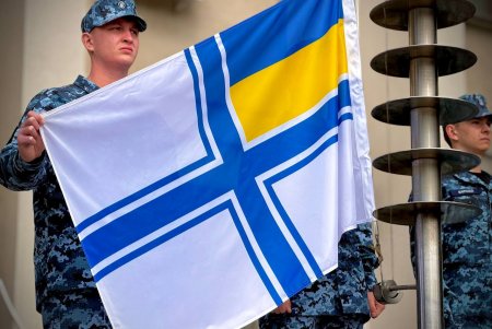 В Одесі урочисто підняли Військово-Морський Прапор ЗСУ (фото)