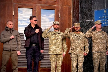 В Одесі урочисто підняли Військово-Морський Прапор ЗСУ (фото)