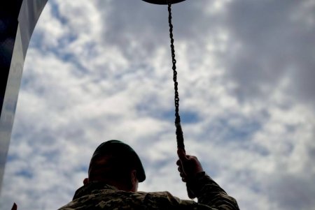 Дзвін памʼяті за полеглими героями пролунав в Одесі (фото)