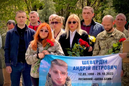 Дзвін памʼяті за полеглими героями пролунав в Одесі (фото)