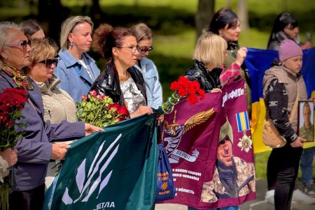 Дзвін памʼяті за полеглими героями пролунав в Одесі (фото)