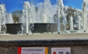 На фонтанах Одеси встановлюють інформаційні таблички з QR-кодом (фото)