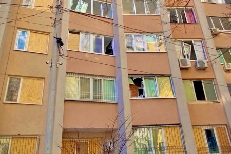Після атаки в Одесі працюють комунальники та оперативний штаб (фото)