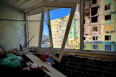 Після атаки в Одесі працюють комунальники та оперативний штаб (фото)