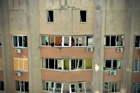 Після атаки в Одесі працюють комунальники та оперативний штаб (фото)
