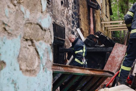 Одеські комунальники ліквідовують наслідки чергового ворожого обстрілу (фото)