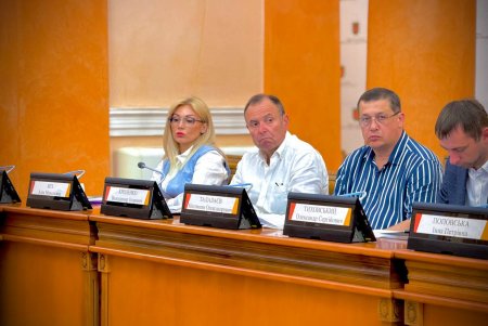 В Одесі провели апаратну нараду щодо відновлення після атак і підтримки енергоефективності ОСББ (фото)