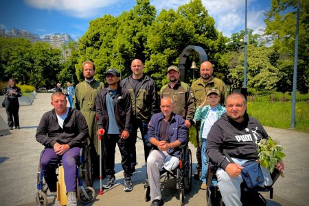 Дзвін памʼяті за полеглими Героями лунав в Одесі (фото) Дзвін памʼяті за полеглими Героями лунав в Одесі (фото)