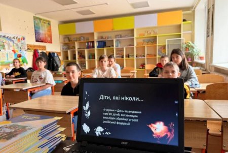 Освітяни Одеси вшанували пам’ять дітей, чиї життя забрала війна (фото)