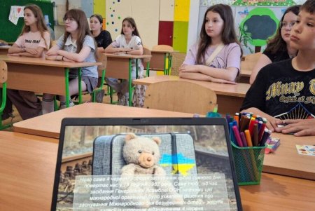 Освітяни Одеси вшанували пам’ять дітей, чиї життя забрала війна (фото)