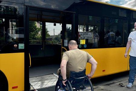 Амбасадори безбар’єрності перевірили роботу соціального маршруту С3 в Одесі (фото, відео)