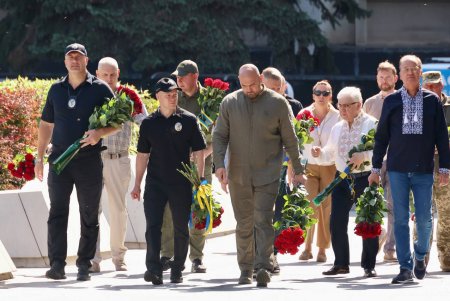 У День Конституції в Одесі вшанували пам'ять полеглих захисників (фото)