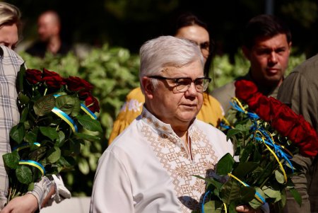У День Конституції в Одесі вшанували пам'ять полеглих захисників (фото)
