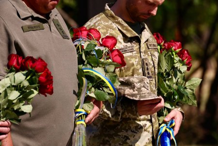 У День Конституції в Одесі вшанували пам'ять полеглих захисників (фото)