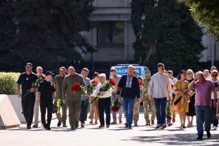 У День Конституції в Одесі вшанували пам'ять полеглих захисників (фото)