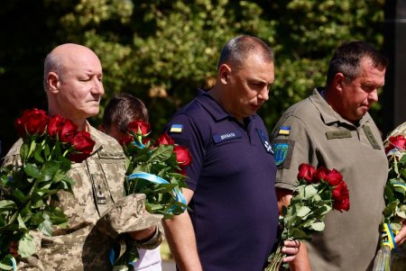 У День Конституції в Одесі вшанували пам'ять полеглих захисників (фото)