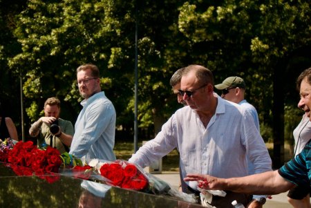 В Одесі пролунав Дзвін памʼяті за полеглими героями (фото) В Одесі пролунав Дзвін памʼяті за полеглими героями (фото)
