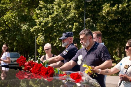 В Одесі пролунав Дзвін памʼяті за полеглими героями (фото) В Одесі пролунав Дзвін памʼяті за полеглими героями (фото)
