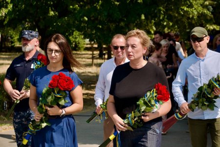 В Одесі пролунав Дзвін памʼяті за полеглими героями (фото) В Одесі пролунав Дзвін памʼяті за полеглими героями (фото)