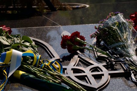 В Одесі пролунав Дзвін памʼяті за полеглими героями (фото) В Одесі пролунав Дзвін памʼяті за полеглими героями (фото)