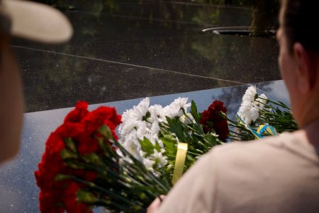 В Одесі пролунав Дзвін памʼяті за полеглими героями (фото) В Одесі пролунав Дзвін памʼяті за полеглими героями (фото)
