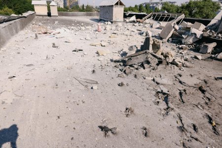 Тривають роботи з ліквідації наслідків ранкової атаки (фоторепортаж)