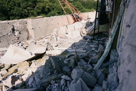 Тривають роботи з ліквідації наслідків ранкової атаки (фоторепортаж)