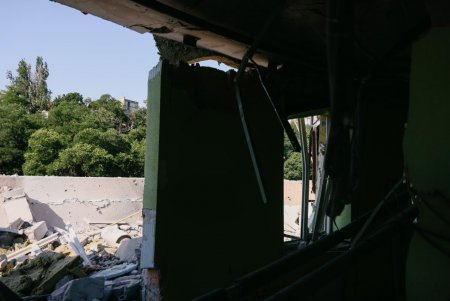 Тривають роботи з ліквідації наслідків ранкової атаки (фоторепортаж)