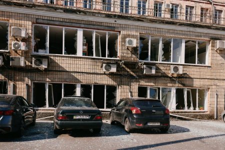 Тривають роботи з ліквідації наслідків ранкової атаки (фоторепортаж)