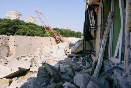Тривають роботи з ліквідації наслідків ранкової атаки (фоторепортаж)