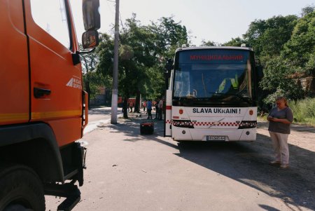 Тривають роботи з ліквідації наслідків ранкової атаки (фоторепортаж)