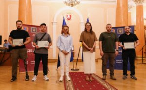 87 одеських родин Захисників отримали сертифікати на нове житло (фото)
