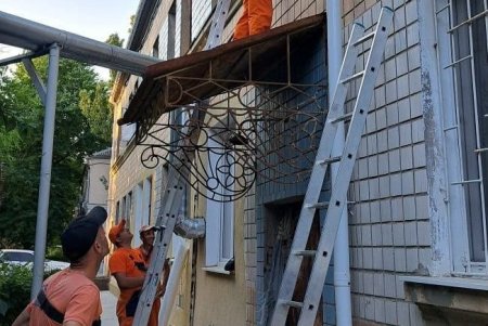 Ліквідація наслідків ворожої атаки в Одесі (фото)