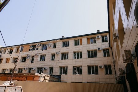 У пологовому будинку №5 завершуються протиаварійні роботи після ворожого удару (фото) У пологовому будинку №5 завершуються протиаварійні роботи після ворожого удару (фото)