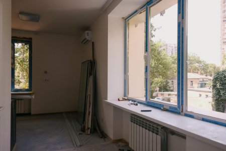 У пологовому будинку №5 завершуються протиаварійні роботи після ворожого удару (фото) У пологовому будинку №5 завершуються протиаварійні роботи після ворожого удару (фото)