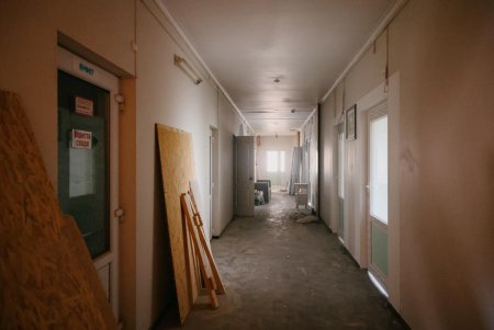У пологовому будинку №5 завершуються протиаварійні роботи після ворожого удару (фото) У пологовому будинку №5 завершуються протиаварійні роботи після ворожого удару (фото)