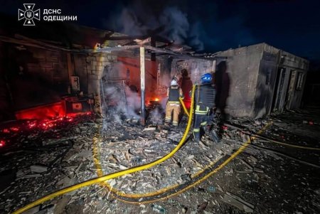 Одещина знову під масованою ракетно-дроновою атакою: є пошкодження та пожежі (фото)