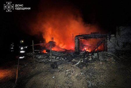 Одещина знову під масованою ракетно-дроновою атакою: є пошкодження та пожежі (фото)